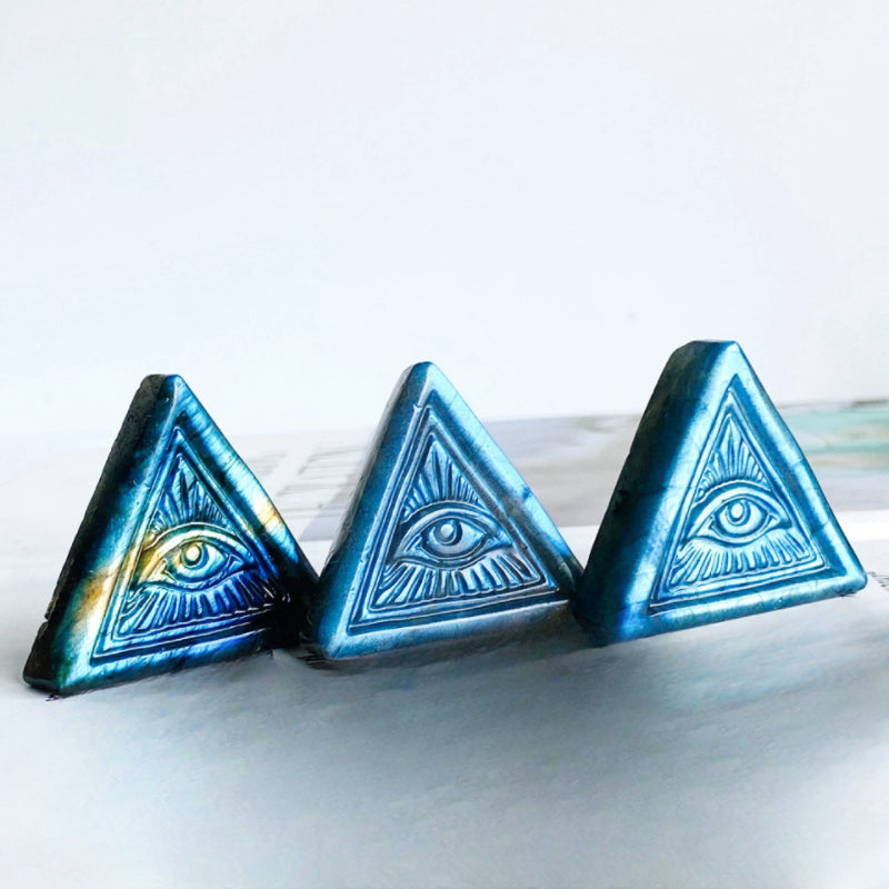 Sculpture Œil Oudjat en Labradorite – Clairvoyance