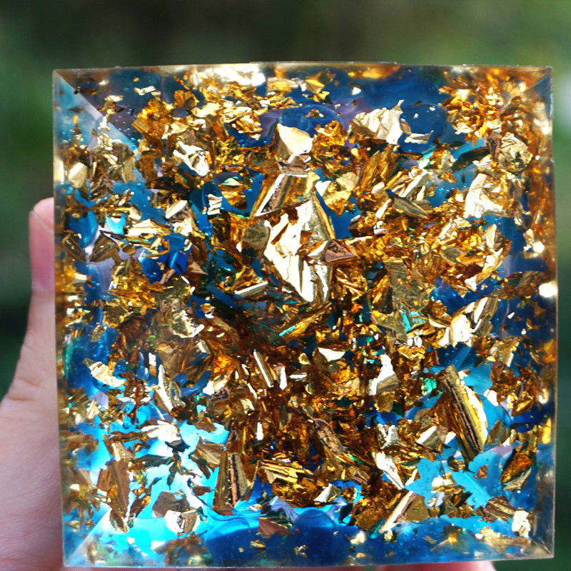 Sérénité – Pyramide Orgonite OM en Améthyste et Aigue Marine