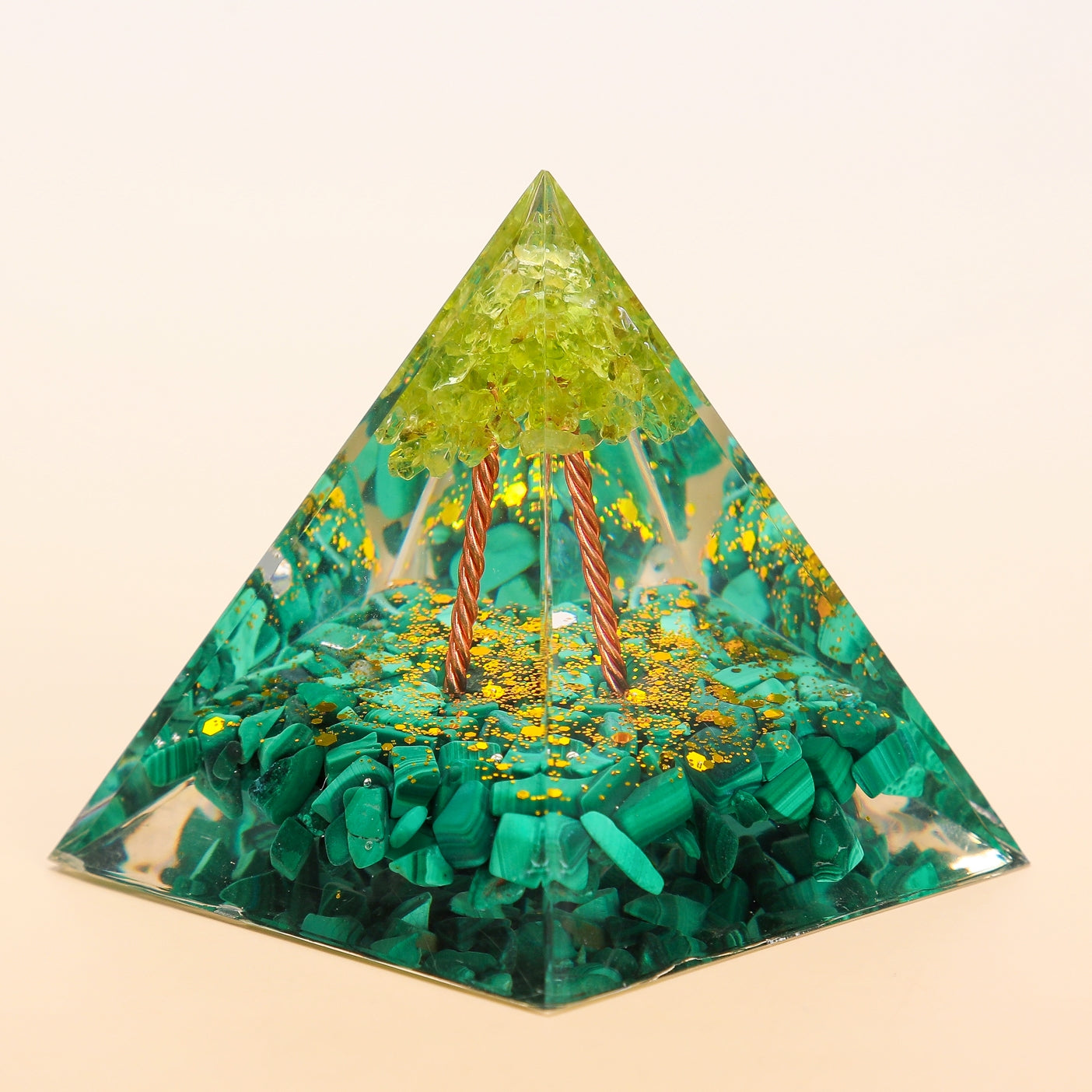 Vitalité – Pyramide Orgonite Arbre de Vie en Malachite et Péridot