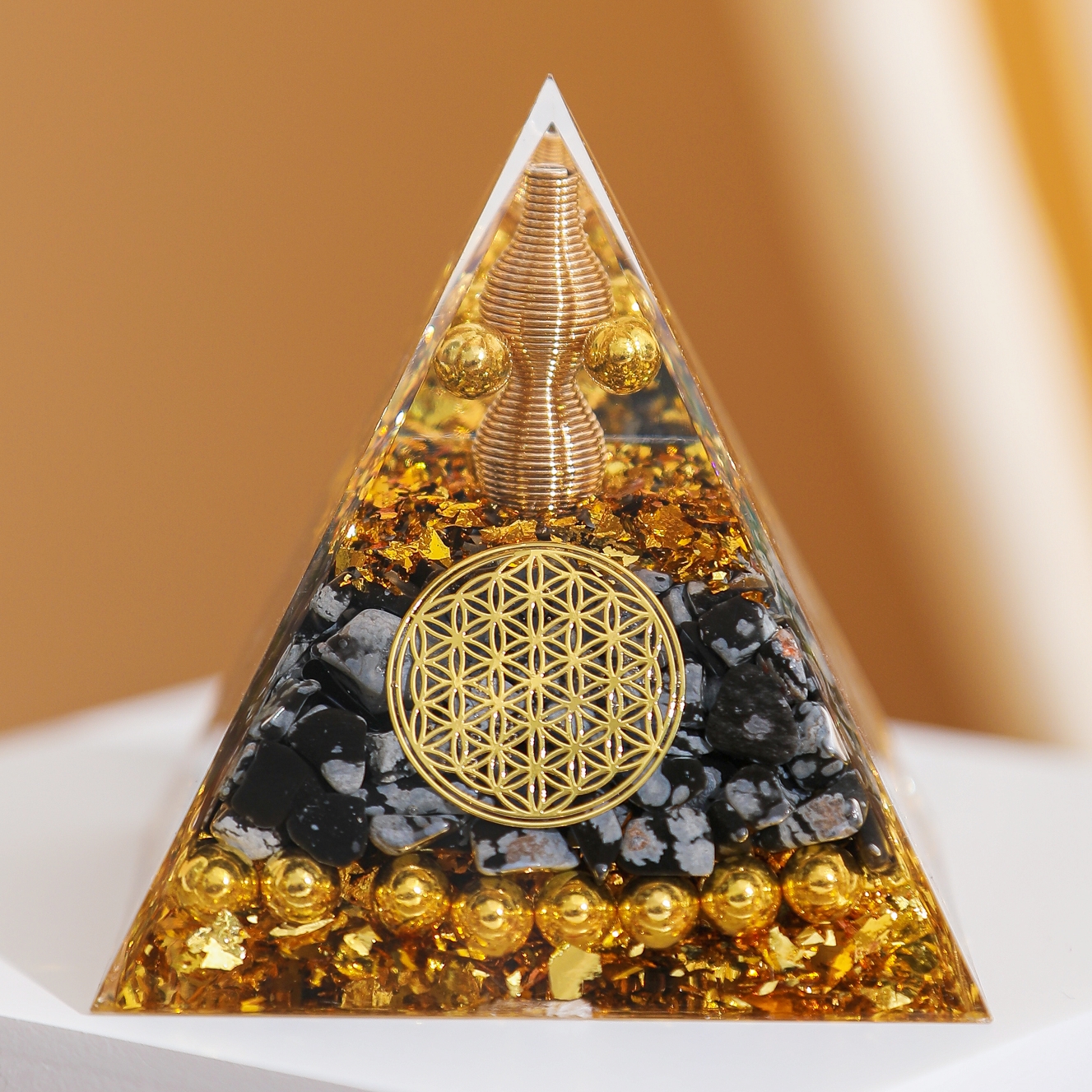 Fortune et Force – Pyramide Orgonite en Obsidienne
