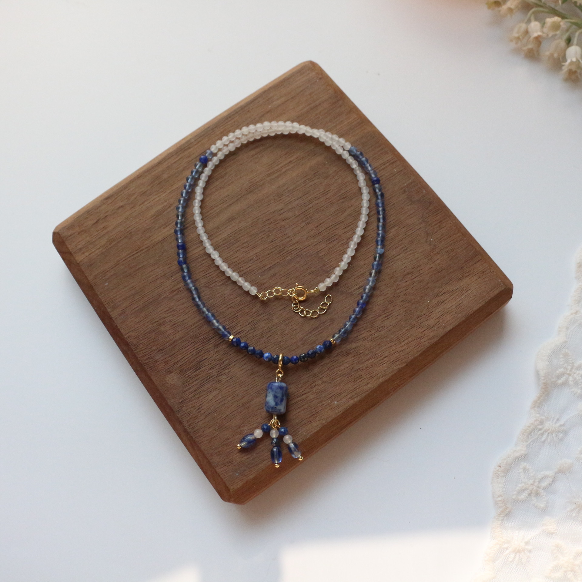 Collier Lapis Lazuli – Paix Profonde, Plaqué Or