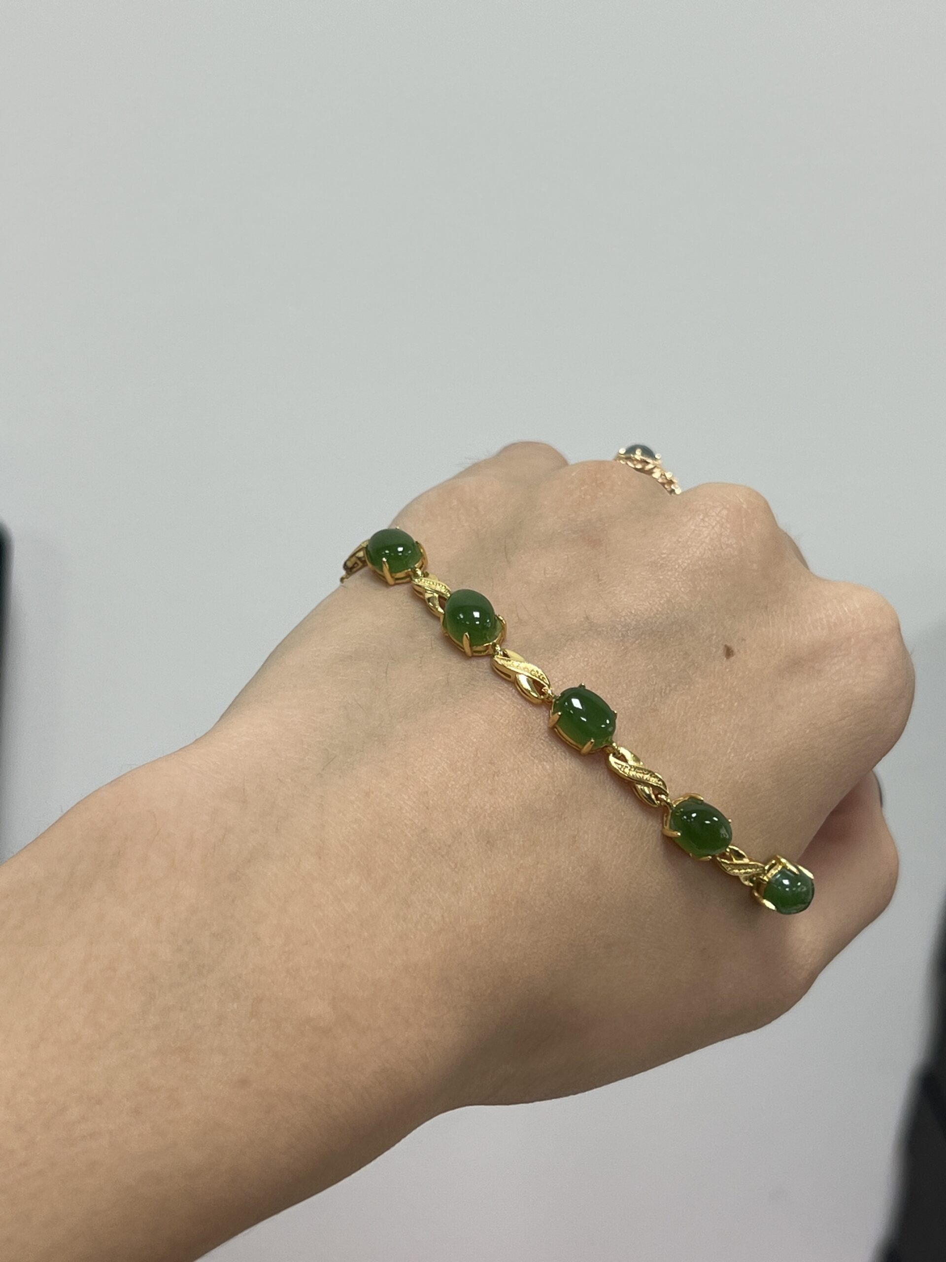 Bracelet Infini en Jade – Majestueux, Argent Plaqué Or photo review