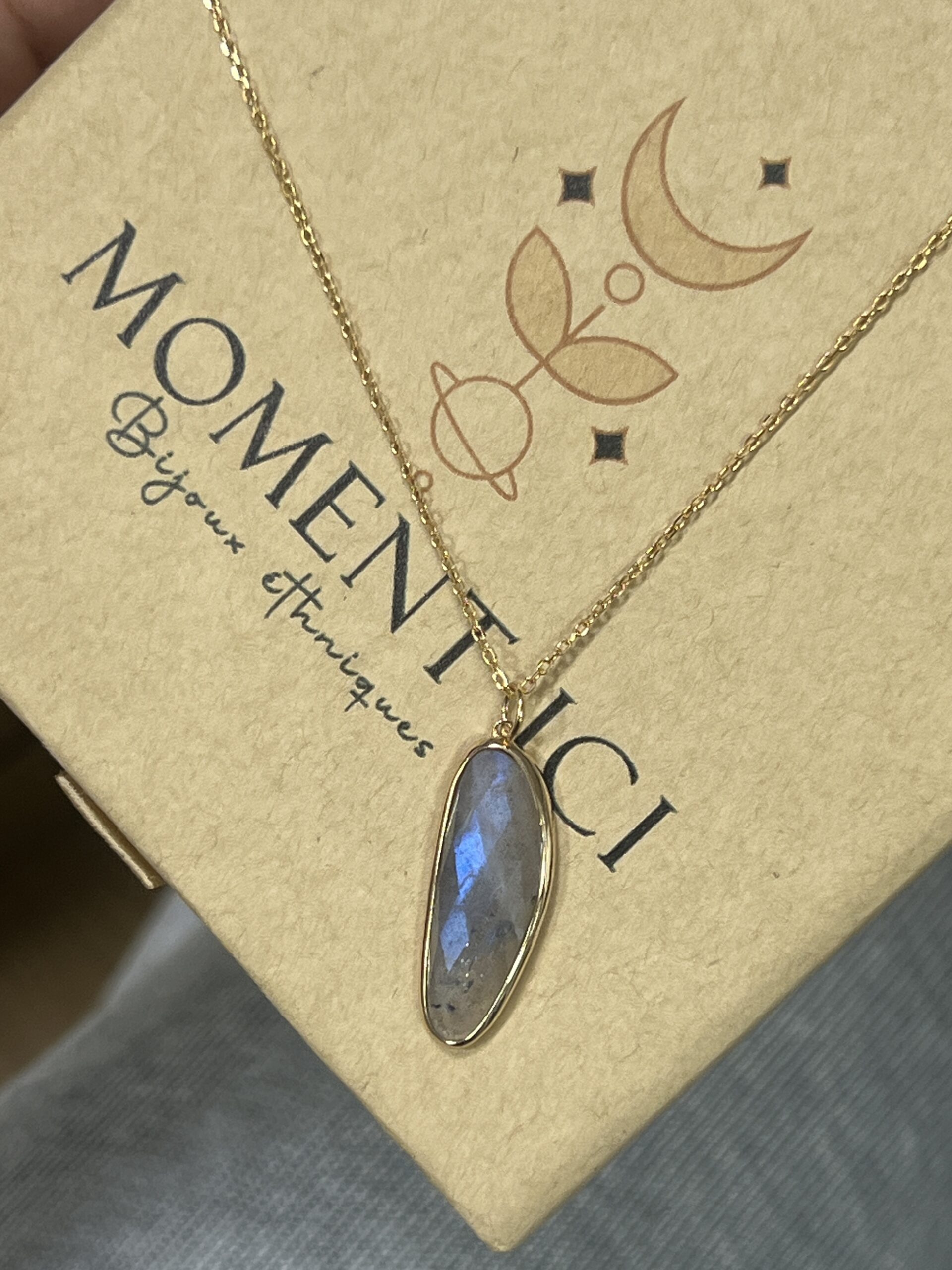 Collier Labradorite – Élipse Audacieuse, Argent Plaqué Or photo review