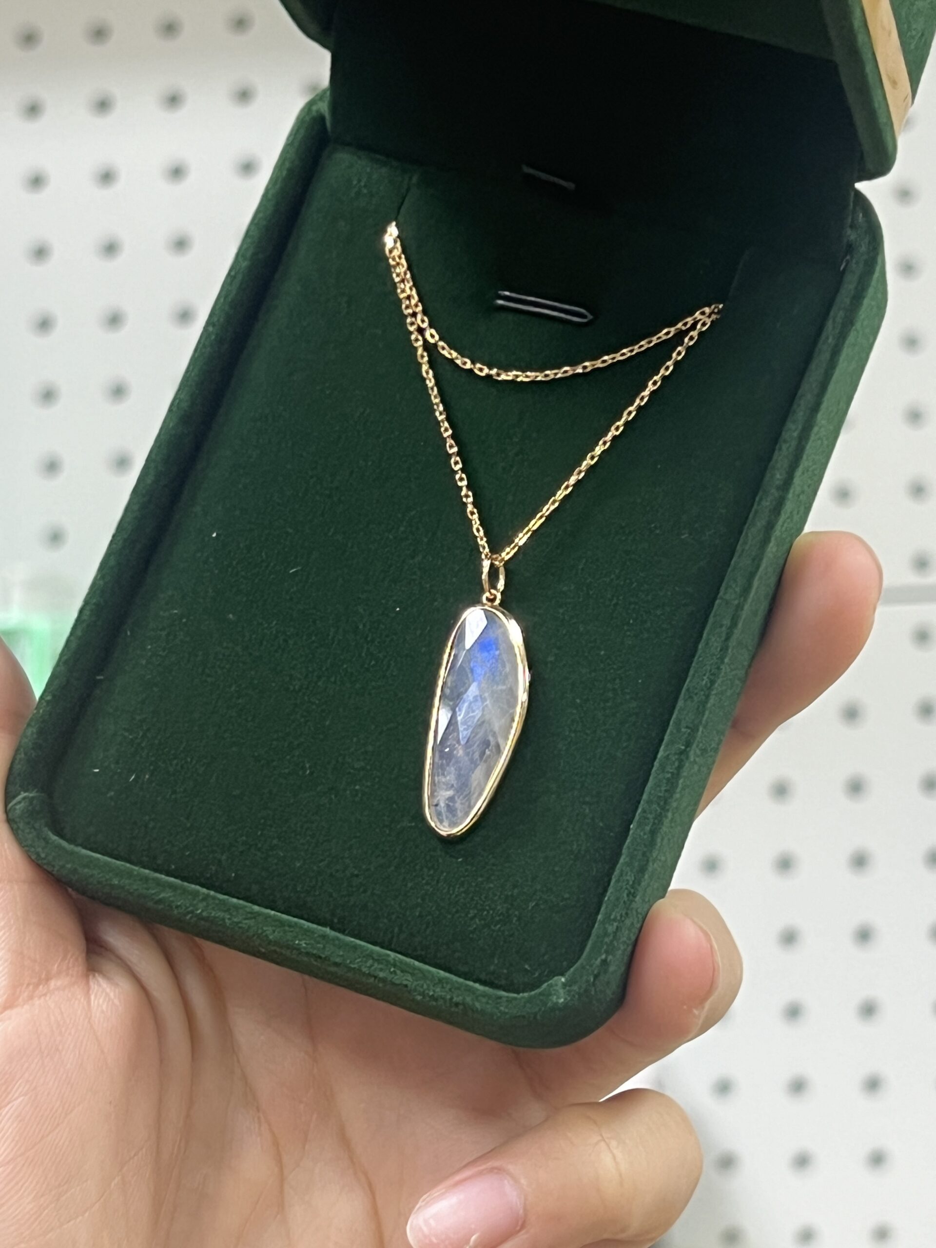 Collier Labradorite – Élipse Audacieuse, Argent Plaqué Or photo review