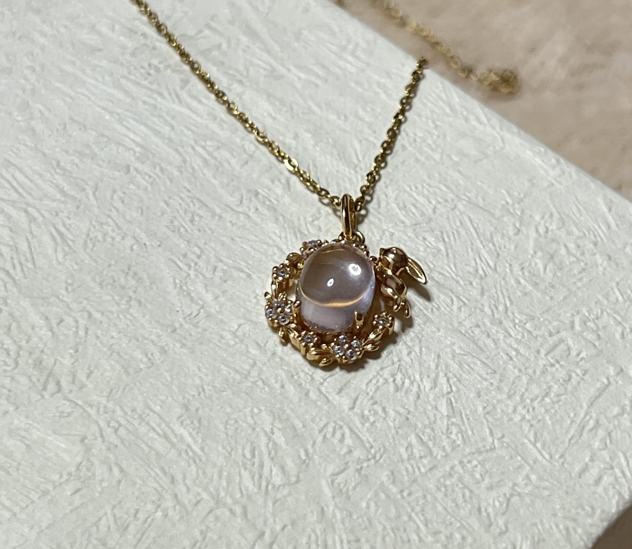 Collier Quartz Rose – Douceur Lapin, Argent Plaqué Or photo review