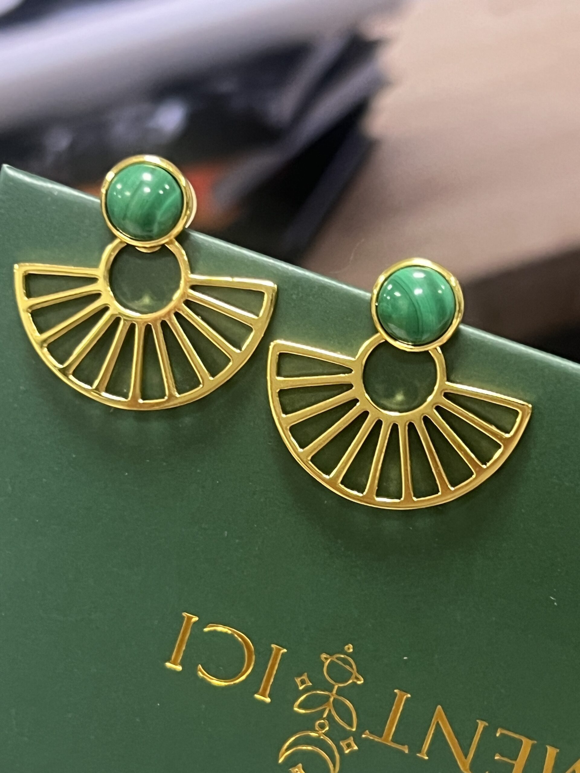 Boucles d'Oreilles Malachite – Éventail, Argent Plaqué Or photo review