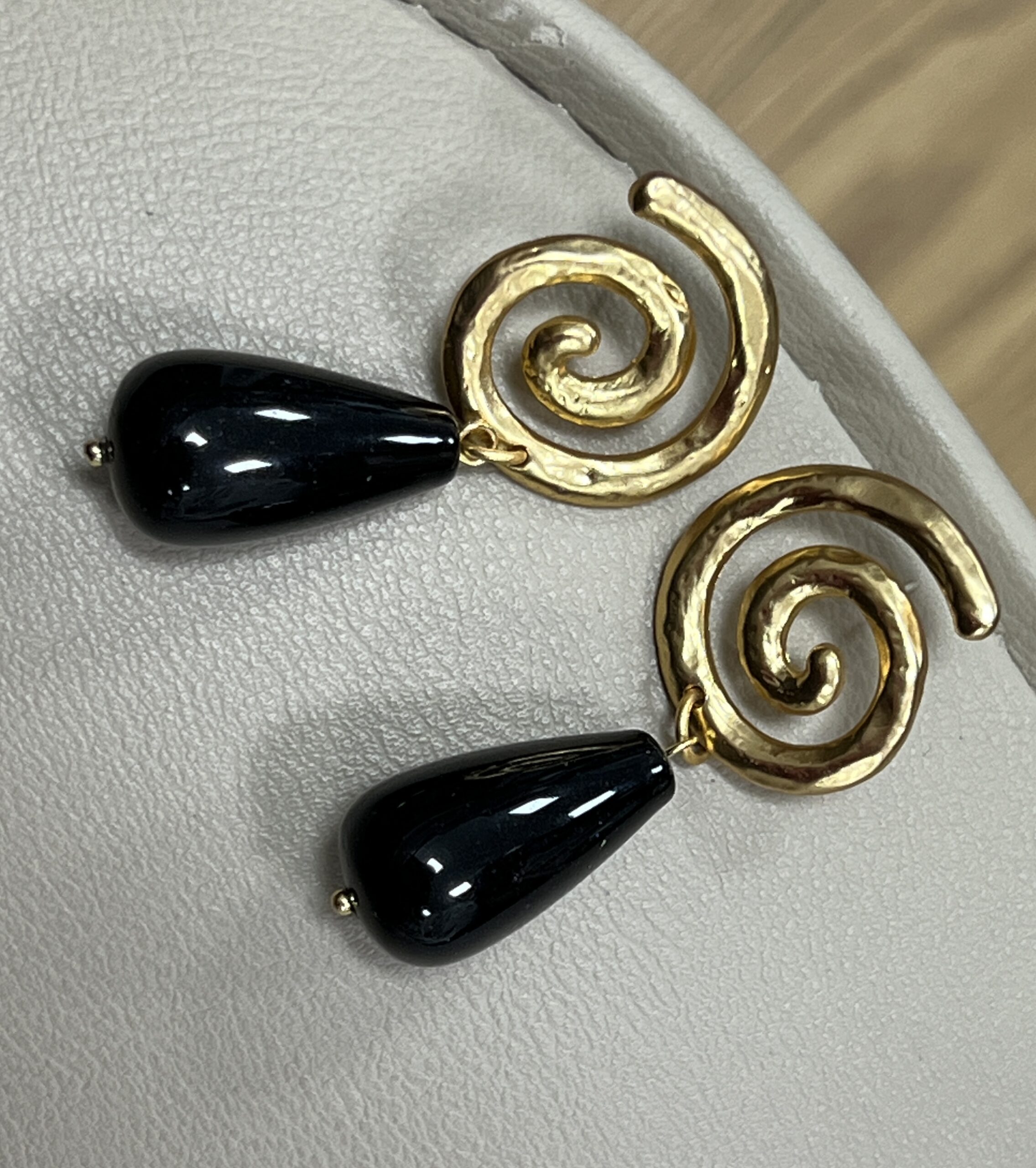 Boucles d'Oreilles Obsidienne – Vintage Spirale photo review