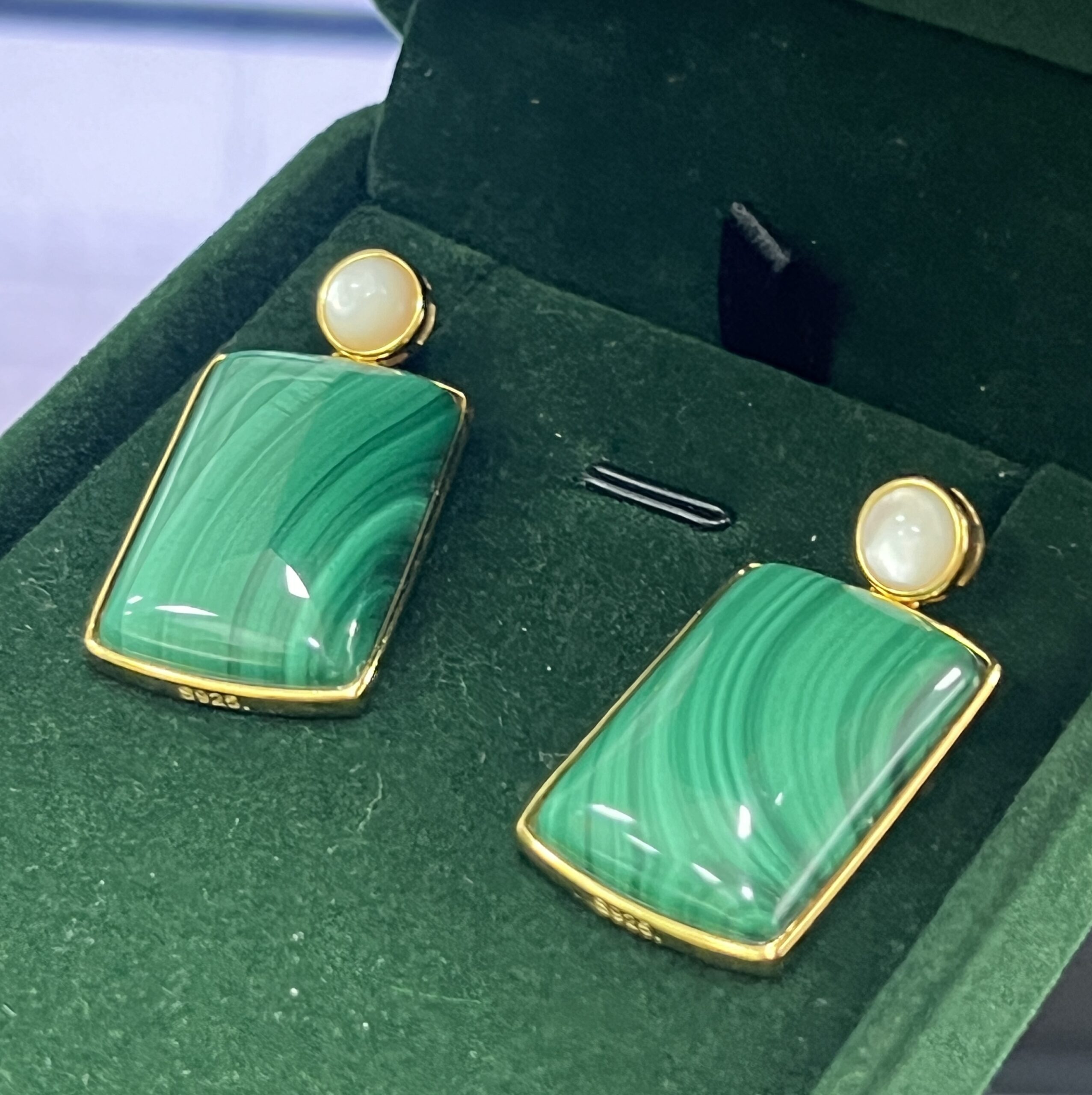 Boucles d'Oreilles Malachite et Nacre – Luminosité, Argent Plaqué Or photo review