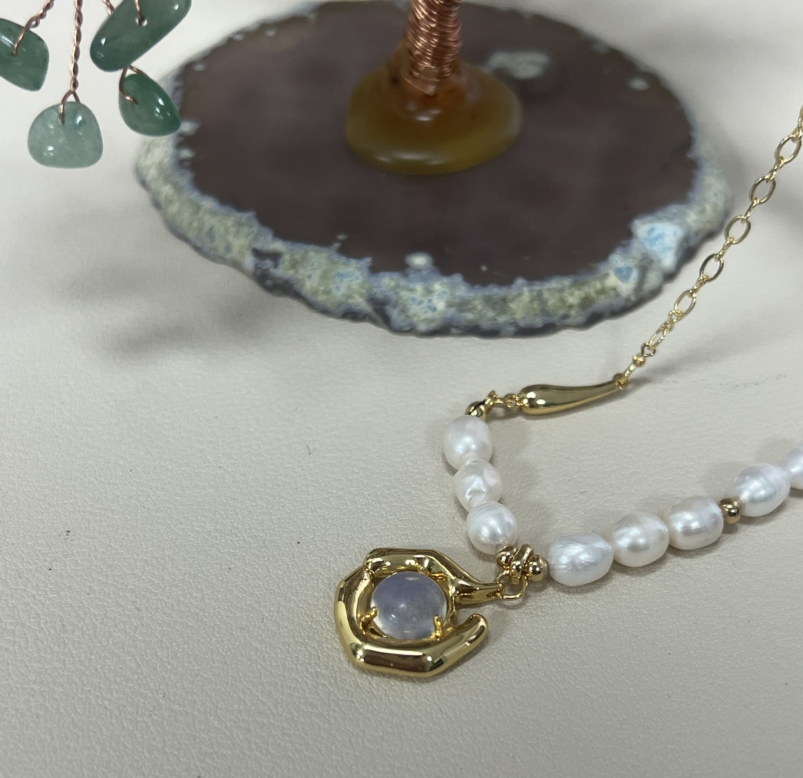 Collier Perle d'Eau Douce et Opale Blanche – Danse des Mers photo review