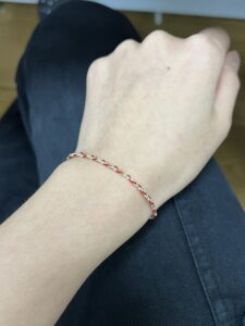 Bracelet Cordon Rouge – Tresse de Chance, Argent 925 et Fil Or 14K photo review