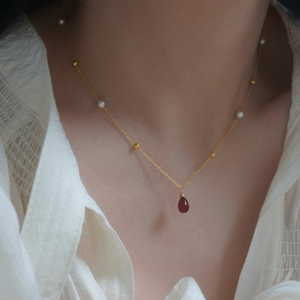 Collier Perles et Grenat – Mélodie d'Amour, Argent Plaqué Or 14K