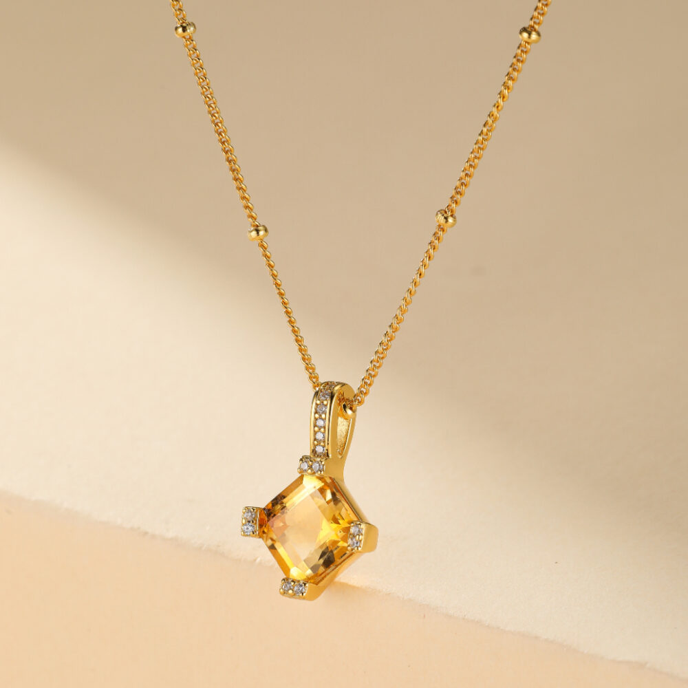 Collier Citrine – Éclat Royal, Argent Plaqué Or