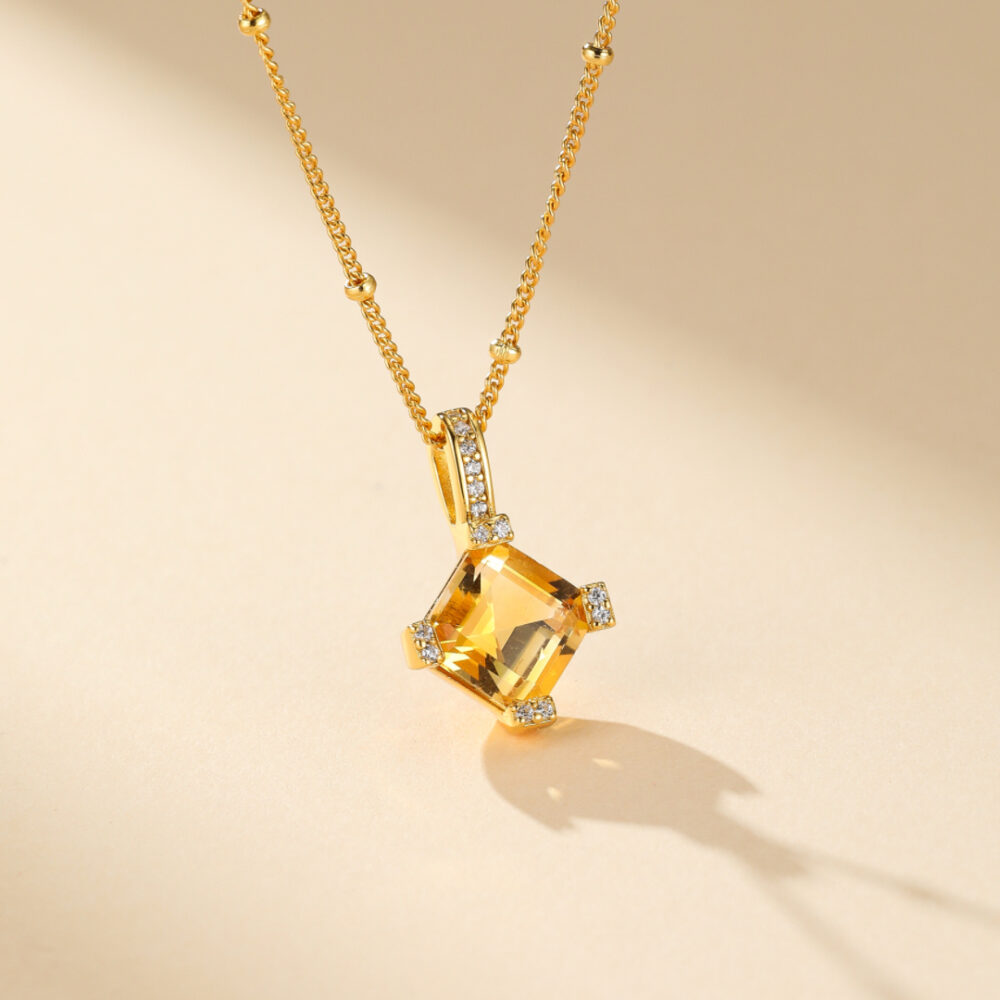 Collier Citrine – Éclat Royal, Argent Plaqué Or