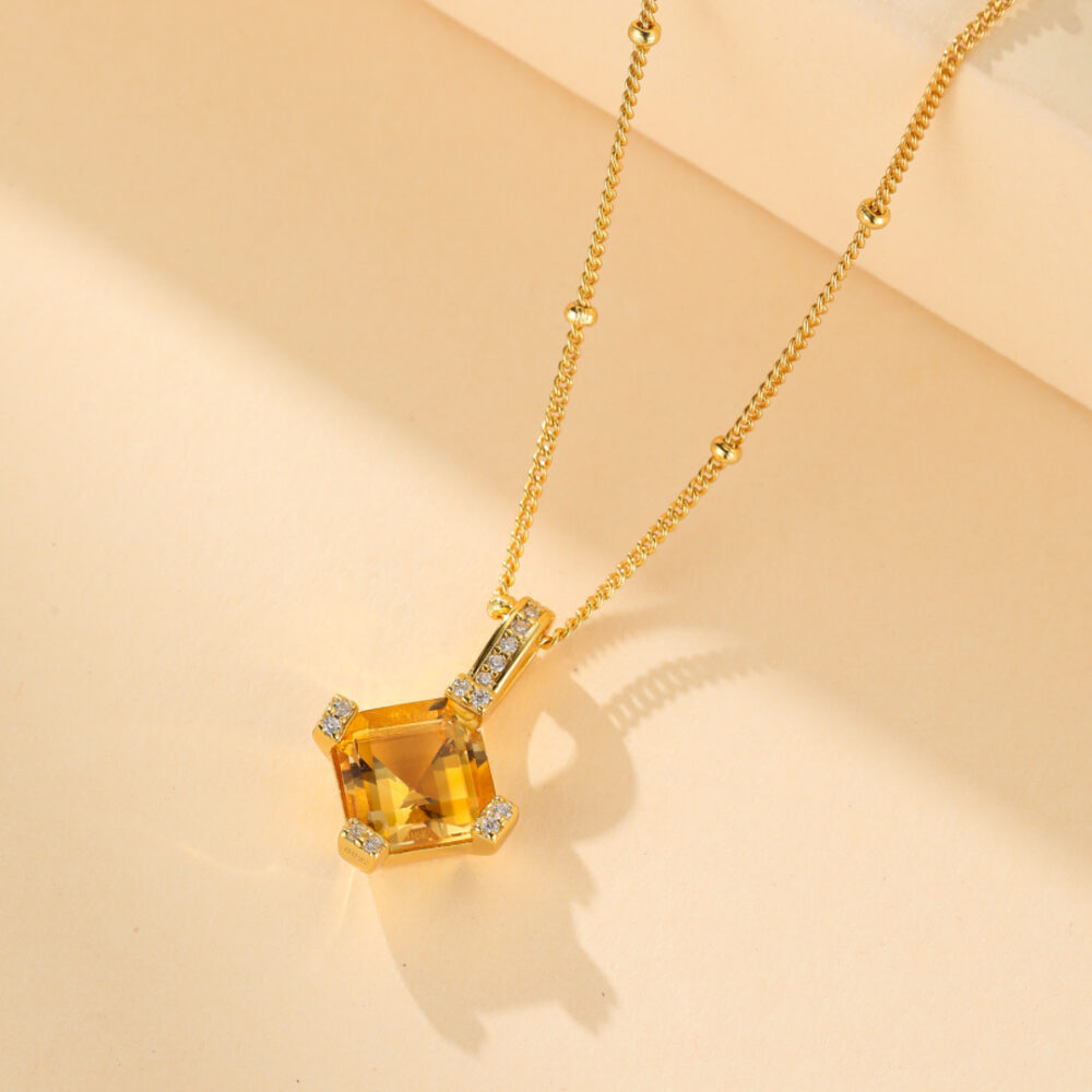 Collier Citrine – Éclat Royal, Argent Plaqué Or