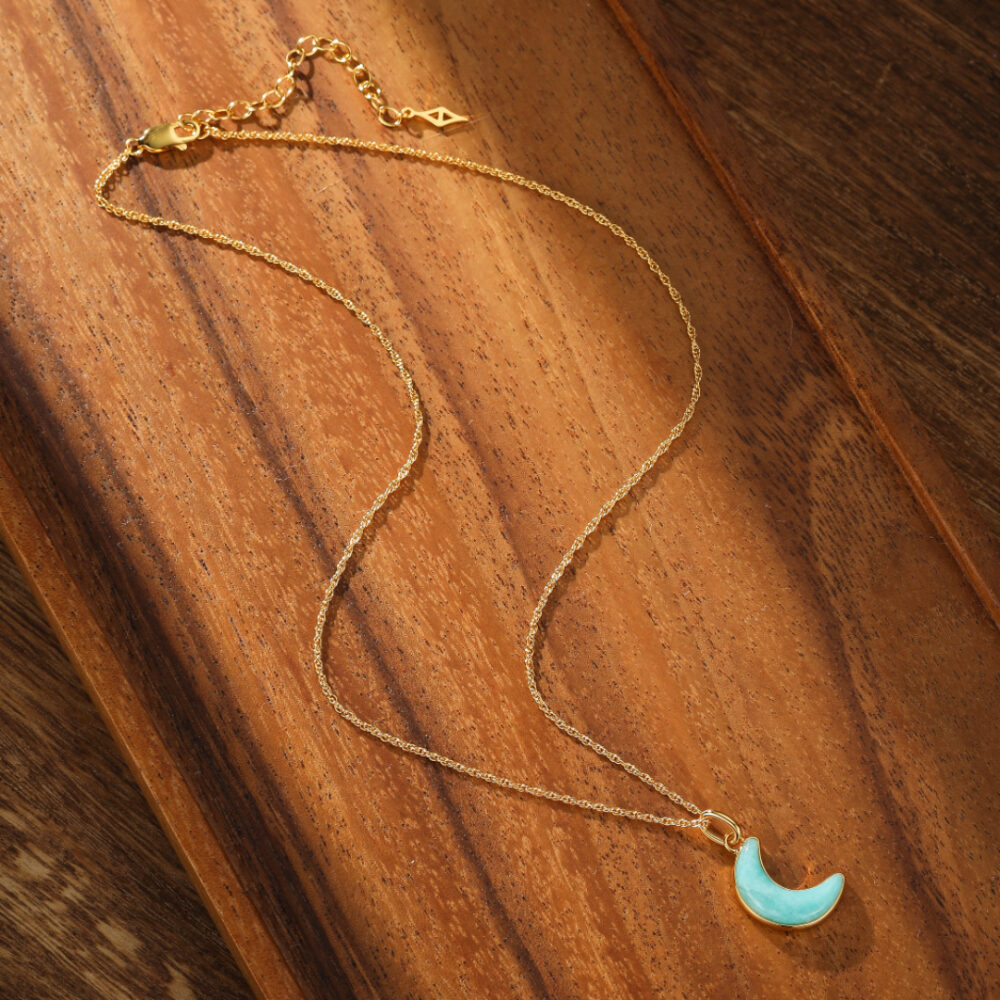 Collier Lune Amazonite – Croissant Bleu, Argent Plaqué Or