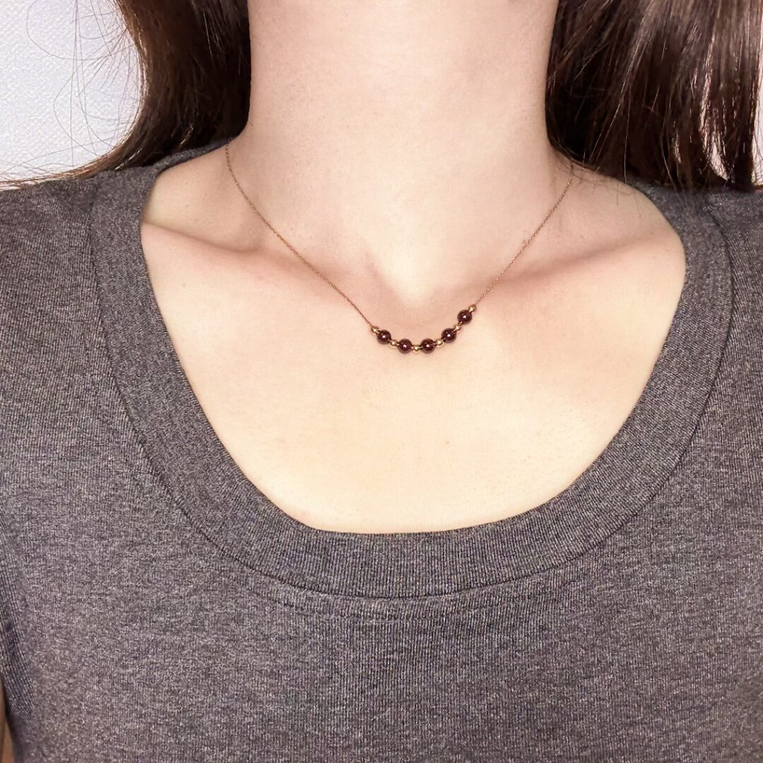 Collier Grenat et Lapis lazuli – Courbe d’Éclat, Plaqué Or 18K