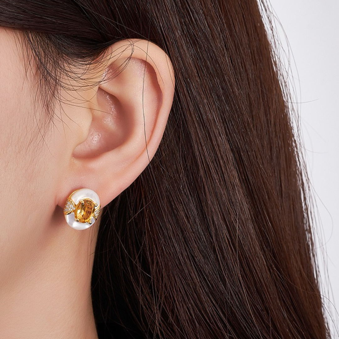 Boucles d'Oreilles Citrine et Nacre – Énergie d’Abondance, Argent Plaqué Or