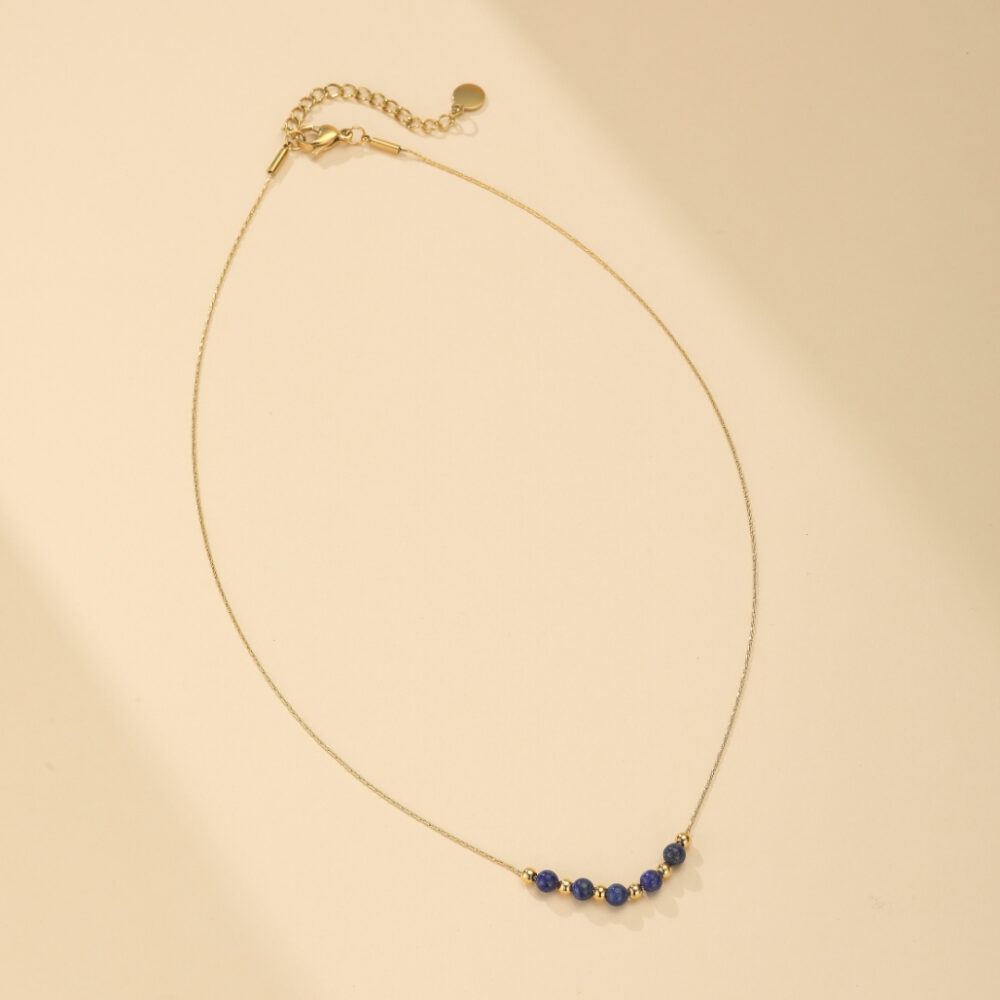 Collier Grenat – Courbe d’Éclat, Plaqué Or 18K