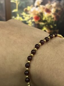 Bracelet Grenat – Rayonnement Solaire, Plaqué Or 18K photo review