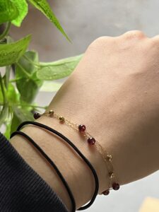 Bracelet Grenat – Cœur de Passion, Plaqué Or 18K photo review