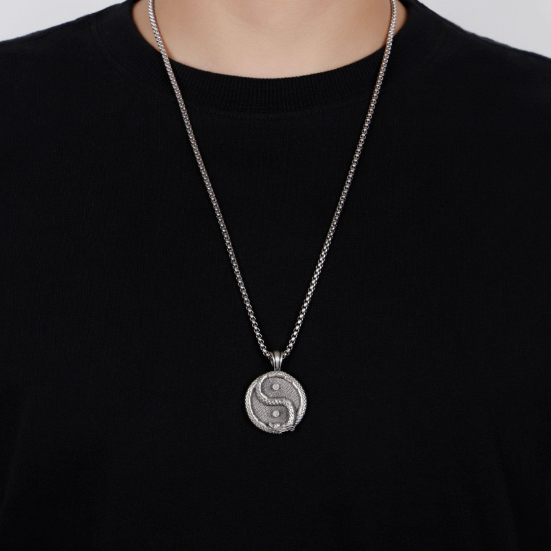 Collier Dragon Yin Yang – Force et Sérénité