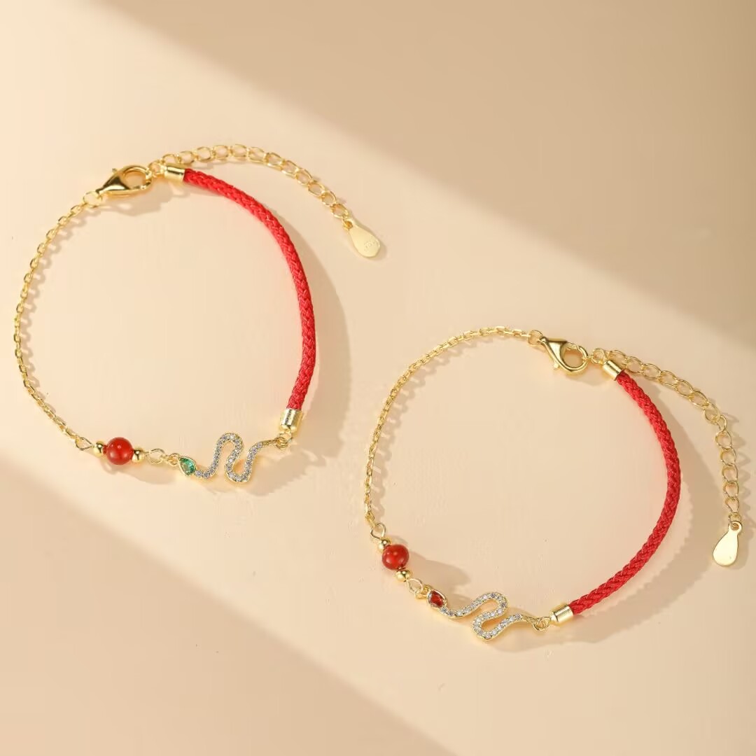 Bracelet Fil Rouge Serpent – Force Mystique, Argent Plaqué Or