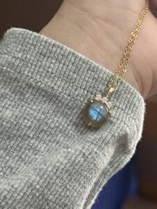 Collier Labradorite – Magie d’Orage, Argent Plaqué Or photo review