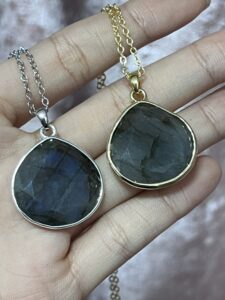 Collier Labradorite – Magie Nocturne photo review