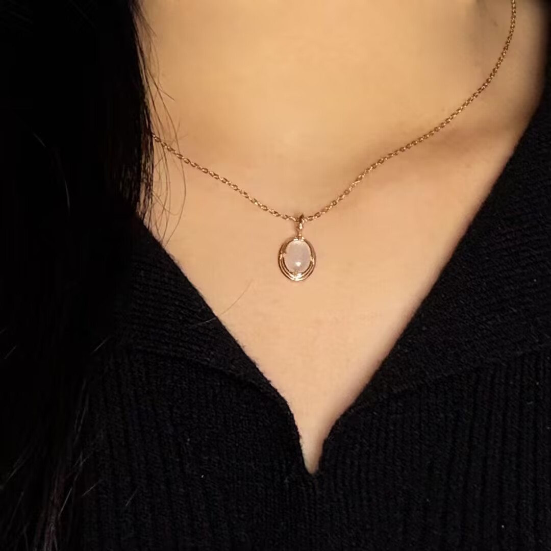 Collier Pierre de Lune et Perle – Charme Antique, Argent Plaqué Or 14K