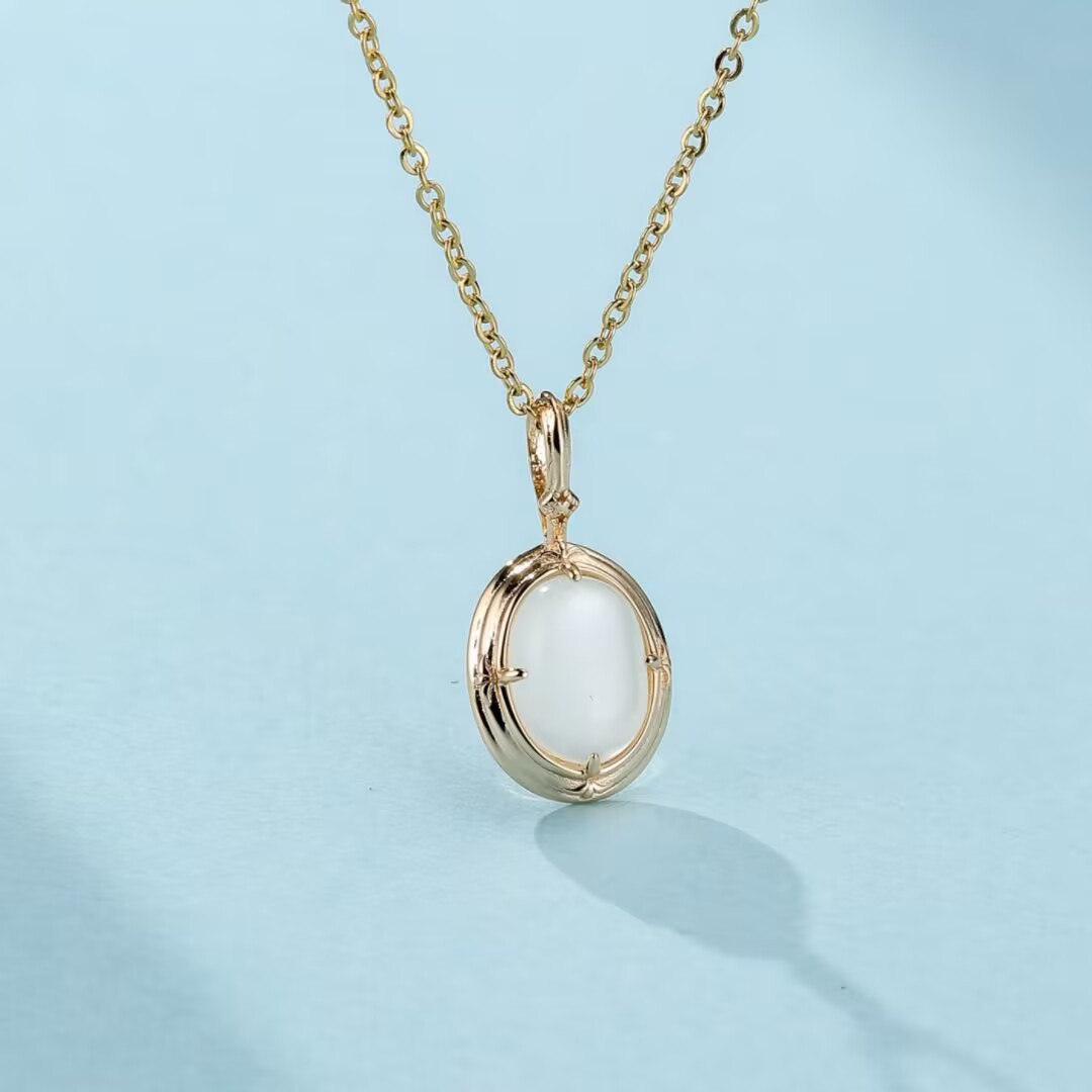 Collier Pierre de Lune et Perle – Charme Antique, Argent Plaqué Or 14K