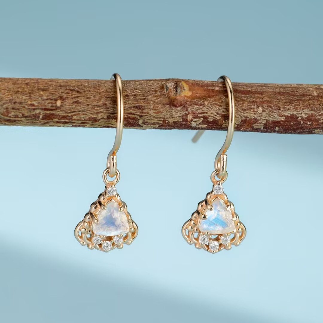 Boucles d'Oreilles Pierre de Lune – Féérie Royale, Argent Plaqué Or