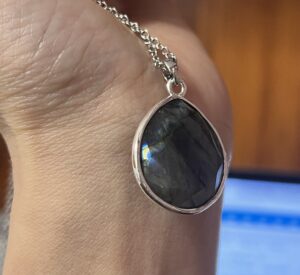 Collier Labradorite – Magie Nocturne photo review