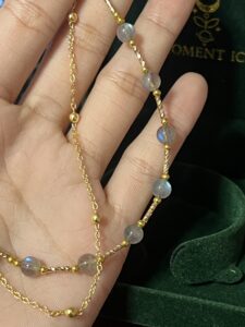 Bracelet Labradorite – Magie Lunaire, Laiton Plaqué Or 14K photo review