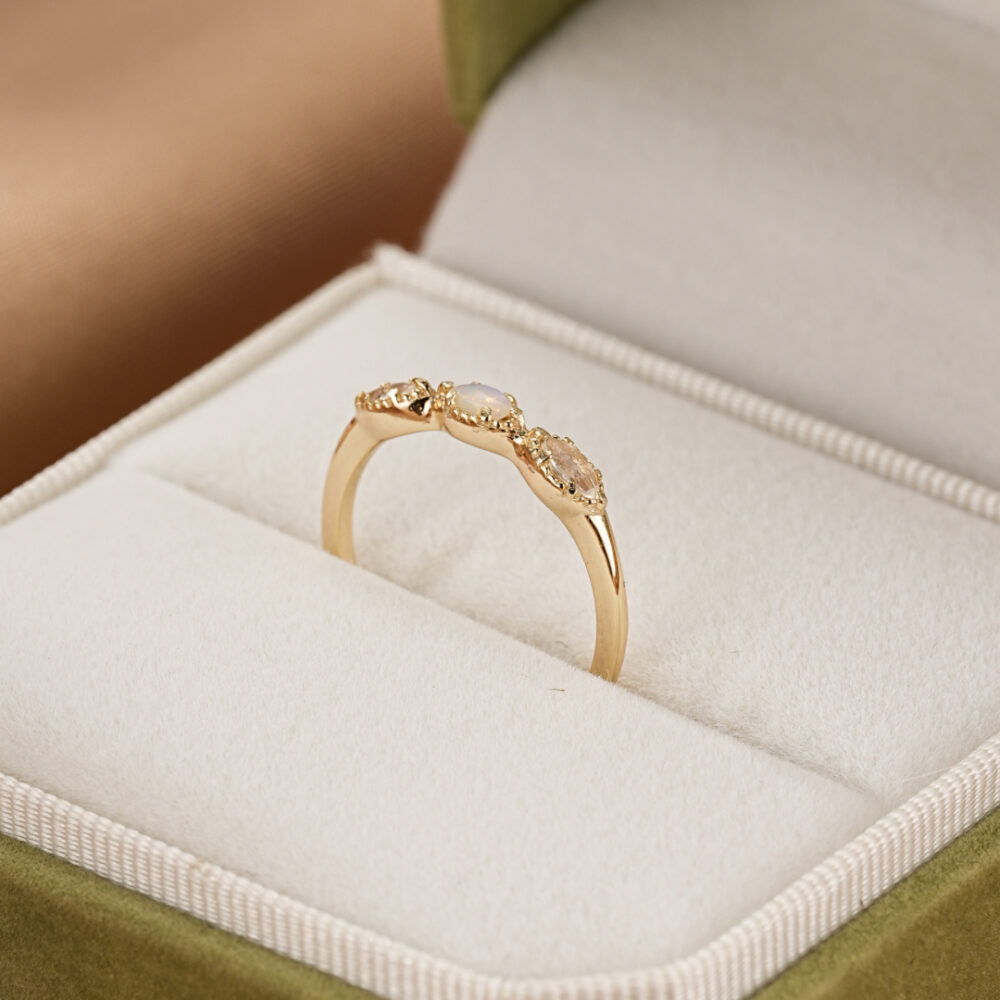 Bague Opale et Pierre de Lune – Harmonie Astrale, Argent Plaqué Or