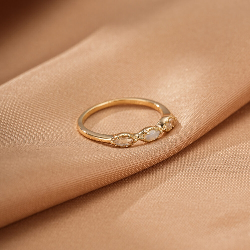 Bague Opale et Pierre de Lune – Harmonie Astrale, Argent Plaqué Or