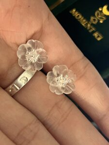 Boucles d'Oreilles Quartz Clair – Fleur de Tranquillité, Argent Plaqué Or photo review