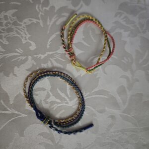 Bracelet Enfant Tressé – Arc-en-Ciel Chanceux photo review
