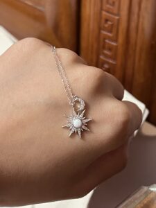 Collier Opale – Beauté Cosmique, Argent photo review