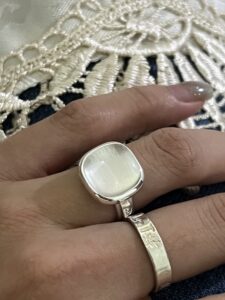 Bague Cristal de Roche – Aura Carrée, Argent photo review