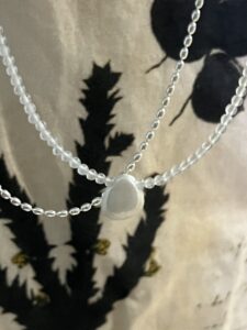 Collier Cristal de Roche – Goutte Discrète, Argent photo review