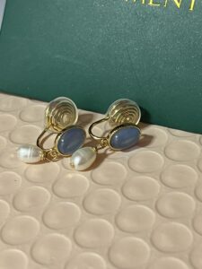 Boucles d’Oreilles Perle – Lueur d’Aurore photo review