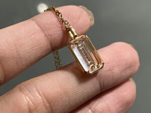 Collier Cristal de Roche – Reflet Précieux, Argent Plaqué Or 10K photo review