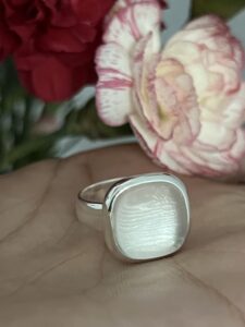 Bague Cristal de Roche – Aura Carrée, Argent photo review