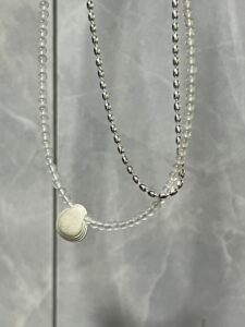 Collier Cristal de Roche – Goutte Discrète, Argent photo review