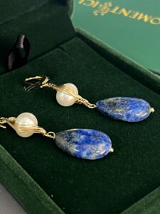 Boucles d'Oreilles Perles et Lapis Lazuli - Blanc et Bleu photo review