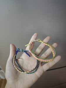 Bracelet Enfant Tressé – Arc-en-Ciel Chanceux photo review