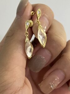 Boucles d'Oreilles Cristal de Roche – Pluie Dorée, Argent Plaqué Or 14K photo review