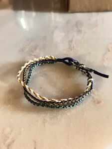 Bracelet Enfant Tressé – Arc-en-Ciel Chanceux photo review