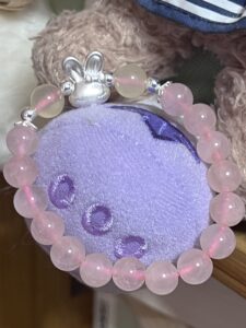 Bracelet Enfant Quartz Rose et Calcédoine Jaune – Douceur Lapin, Argent photo review
