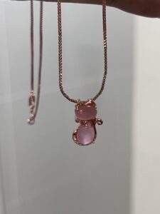 Collier Enfant Quartz Rose – Chaton photo review
